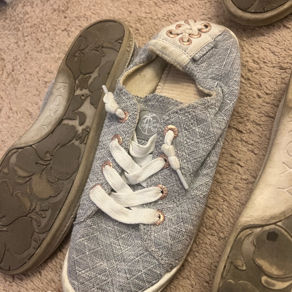Women’s Roxy Shoes size 7 all three pair have great life left - Picture 4 of 4